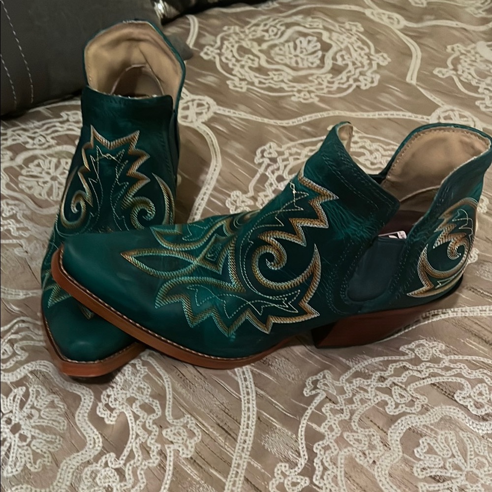 Chic Western Ankle Boots in Teal and Tan